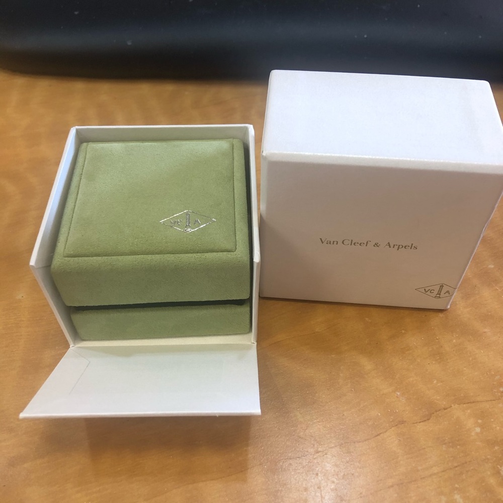 Van Cleef Arpels jewelry box